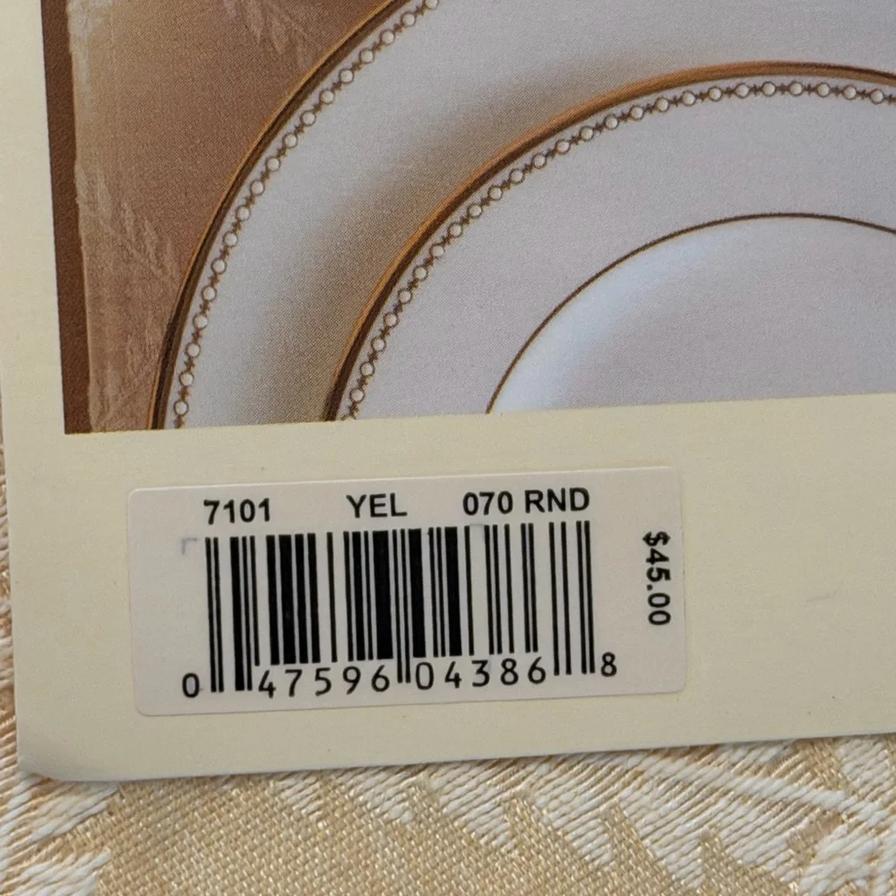 NWT Vintage Lenox Laurel Leaf Tablecloth. Damask | Golden Yellow | 70” Round